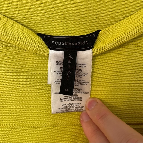 bcbgmaxazria chartreuse mini bandage skirt size m - Picture 4 of 5